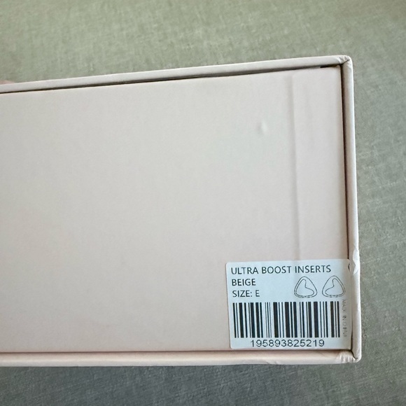 Seamless Nude Adhesive Bra - Picture 3 of 3